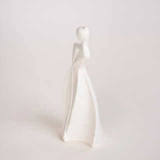 Homez off white resin woman sculpture 11.6*9.2*31.5 cm