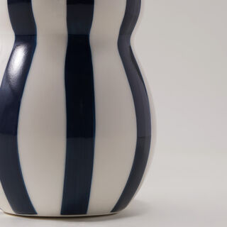Homez Ceramic Blue And White Vase 11.7*11.7*18.2Cm