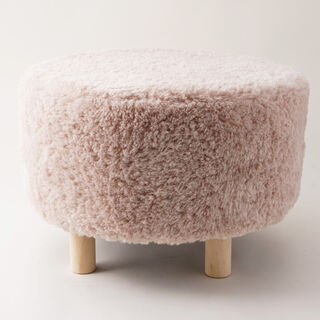 Homez fur chair with wooden legs, pink