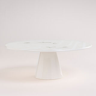 La Mesa white porcelain cake stand with caligraphy