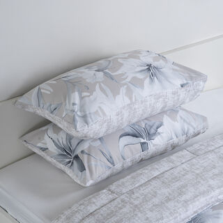 Cottage beige lilly print comforter set queen size with 3 pieces