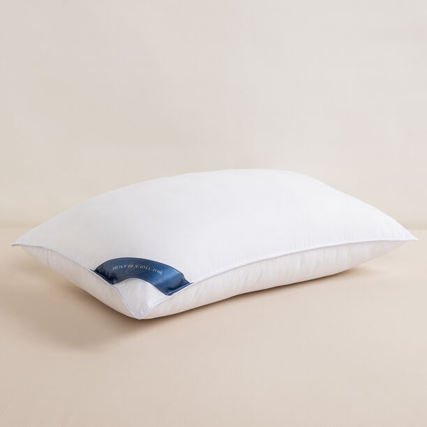 Boutique Blanche white mircofiber pillow image number 3