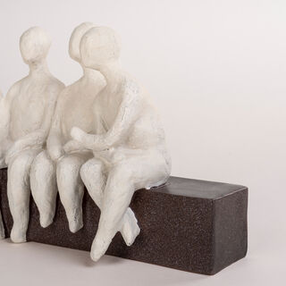 Homez off white resin man sculpture 40.6*9.3*18.5 cm