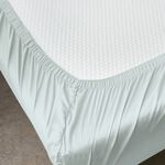 شرشف بمطاط قطن سوبيما 600 خيط من أمبرا  160*200سم أزرق فاتح image number 1
