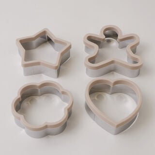 Alberto 4pcs stainless steel cookie cutter set, cream