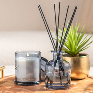 Gift box contain 200ml diffuser and 250g scented candle jar