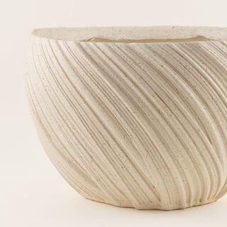 Mandana Planter Resin Cream 40.4x40.4x25cm