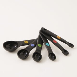 OXO 7pcs plastic measuring cups, black 5.98"* 0.98"* 1.49"
