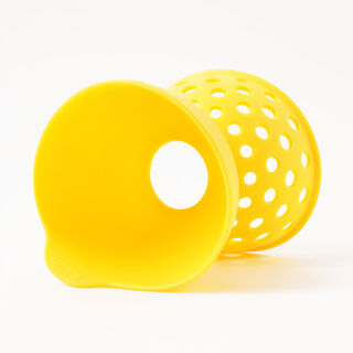 OXO egg poacher silicone 2pcs in yellow 3.5"* 3"* 3"