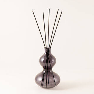 هومز معطر جو زجاج مع أعواد برائحة صنّي سانغريا 1000مل