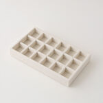 هومز منظم مجوهرات بيج مخمل 18 تقسيمات 21*12.5*2.6سم image number 2