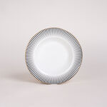 18 PCS NEW BONE PORCELAIN DINNER SET image number 1