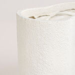 Homez off white resin plant pot 26.7*19*23.8 cm image number 3