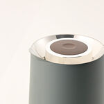 1L green steel vacuum flask with wooden handle image number 2
