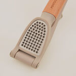 Pentola garlic press with beech handle, grey 17.1*4.6*5.3cm image number 3