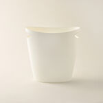 Homez 7.7L White Oval Trash Bin image number 0