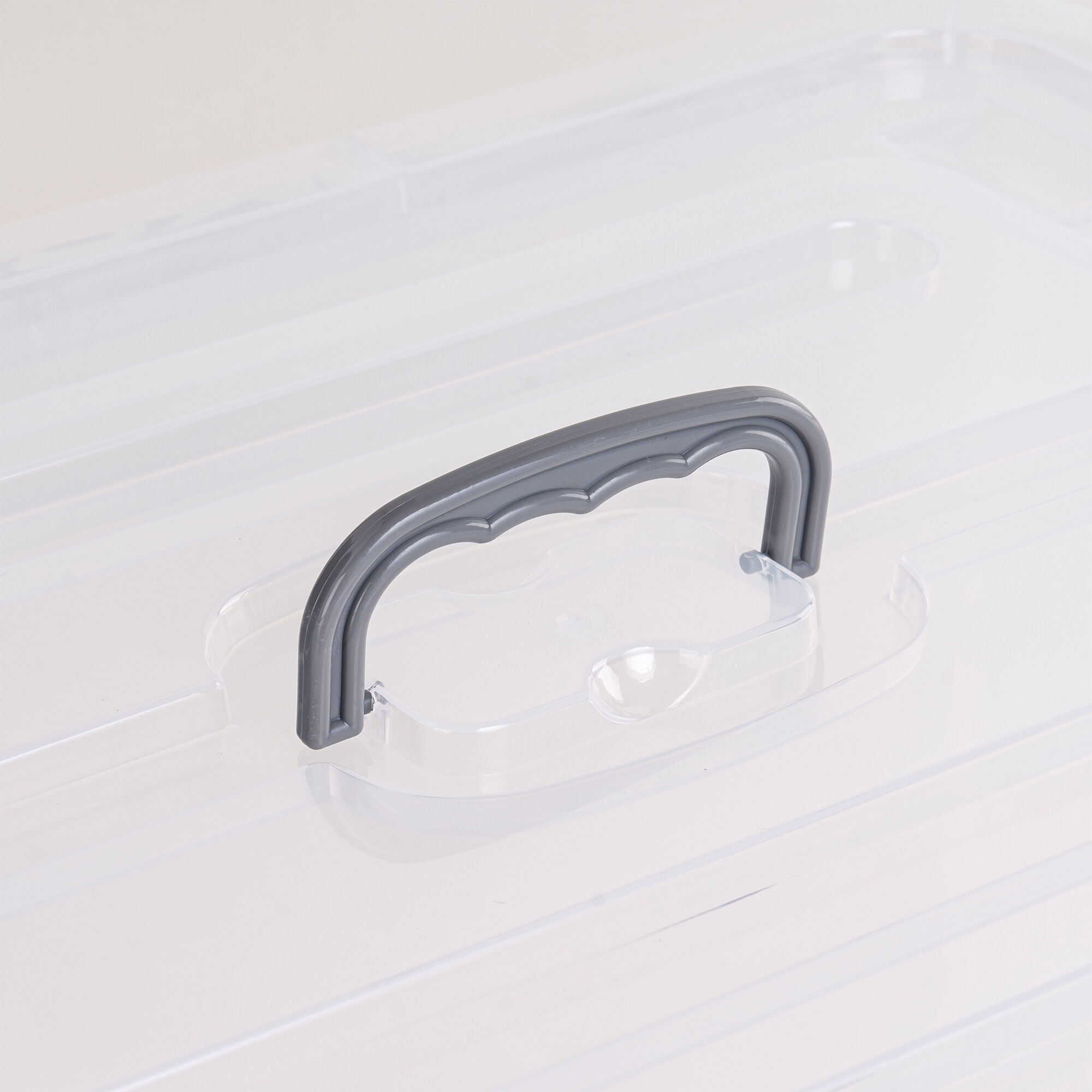 Plastic storage box with handle on lid deals