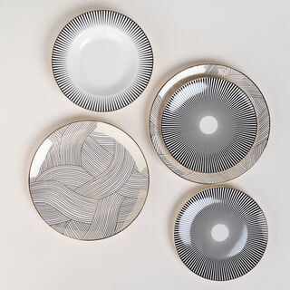 18 PCS NEW BONE PORCELAIN DINNER SET