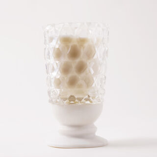 هومز شمعة زجاجية بقاعدة رخامية برائحة العود والعنبر