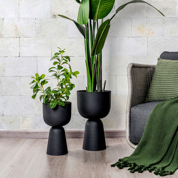 Planter Matt Black image number 0