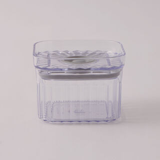 Alberto plastic striped food container with lid 10.5*10.5*8