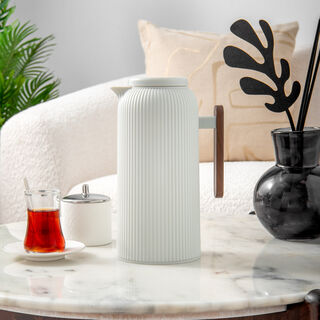 Dallaty white plastic vacuum flask 1L