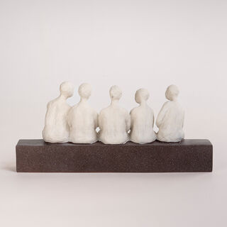 Homez off white resin man sculpture 40.6*9.3*18.5 cm