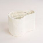 Homez off white resin plant pot 26.5*20*17.8 cm image number 1