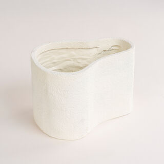 Homez off white resin plant pot 26.5*20*17.8 cm