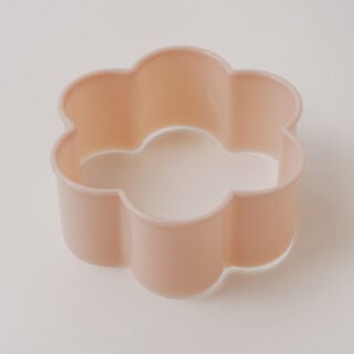 Alberto cookie cutter set 6pcs flower shaped, cream