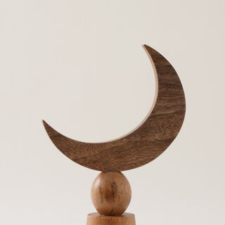 هومز هلال رمضان خشبي بقاعدة كروية باللون البني 31*15*7.5سم