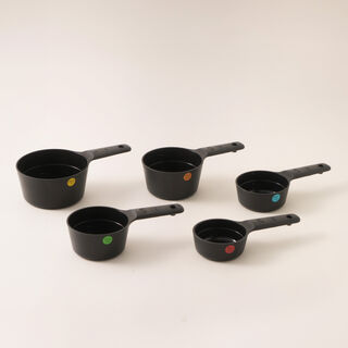 OXO 6pcs plastic measuring cups, black 3.5"* 5"* 9.76"