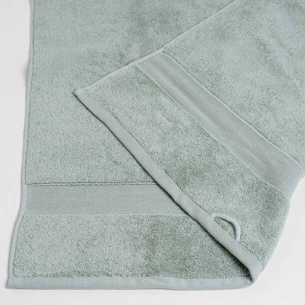 Bath Towel image number 2