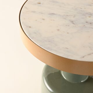 طاولة جانبية مع الرخام 36*36*51 سم طاولة جانبية مع الرخام 36*36*51 سم