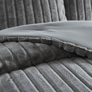 Cottage carved faux fur comforter set 220*240 cm+50*75 cm