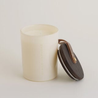 Homez tuscan leather scented candle in jar 198g