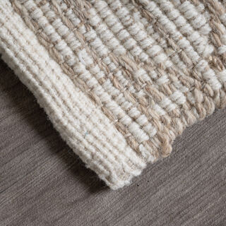 Woven rug size 120*75cm multicolor