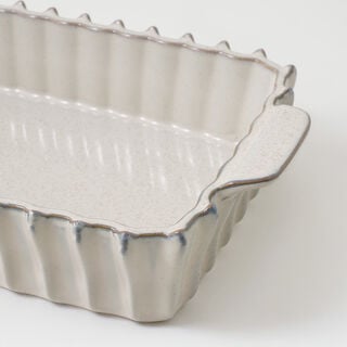 La Mesa oven to table wavy rectangular dish 39*22.5*8.5cm, cream