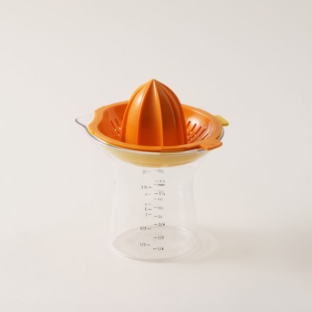 أوكسو عصارة بلاستيك للحمضيات مع كوب قياس 5.2"* 5.7"* 8.5" image number 0