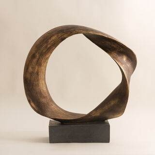 Home accent sculpture