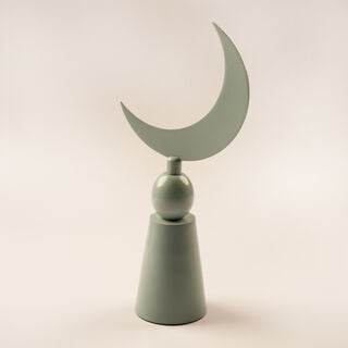 Homez Metal Ramadan Crescent Moon With Spherical Base, Green 32*8*15Cm