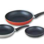 3Pcs Non Stick Frypan Set Black, Silver, Red image number 3