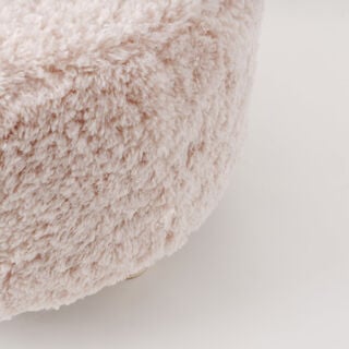 Homez fur chair with wooden legs, pink