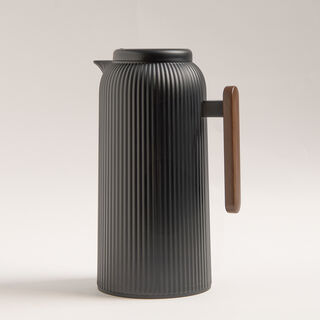 Dallaty black plastic vacuum flask 1L