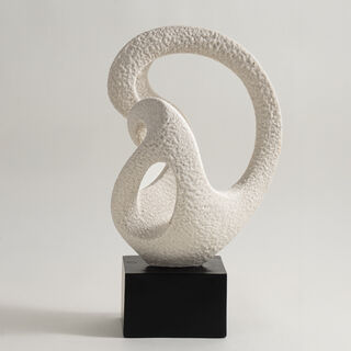 Homez resin sculpture 24.8*16.3*42.5cm, offwhite