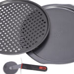 2 Piece Betty Crocker Pizza Set With Cutter image number 3