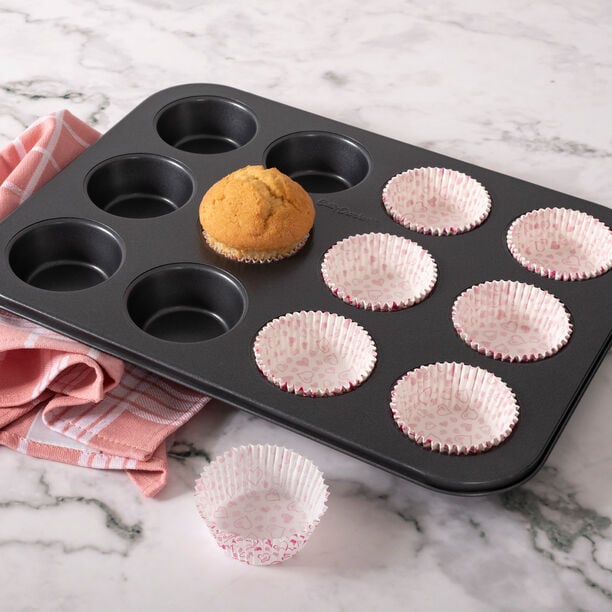 Betty Crocker Muffin Pan Nonstick 12 Muffins image number 3