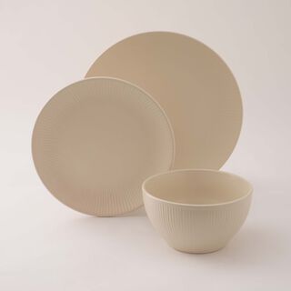 La Mesa 18pcs embossed porcelain dinner set, white