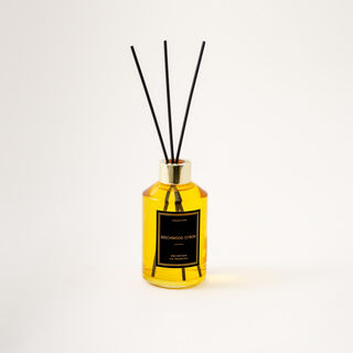 معطر زجاجي بعطر العود 150 مل أصفر
