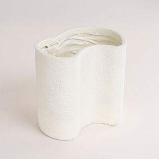 Homez off white resin plant pot 26.7*19*23.8 cm